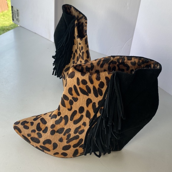 Betsey Johnson Leopard Calf Hair/Black Suede Fringed, 4” Wedge Bootie. Size 10 - Picture 2 of 10